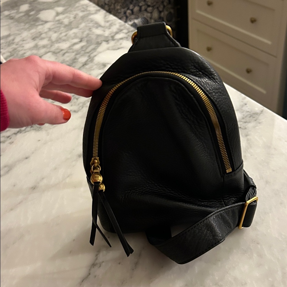 HOBO Fern Sling Pebble Black